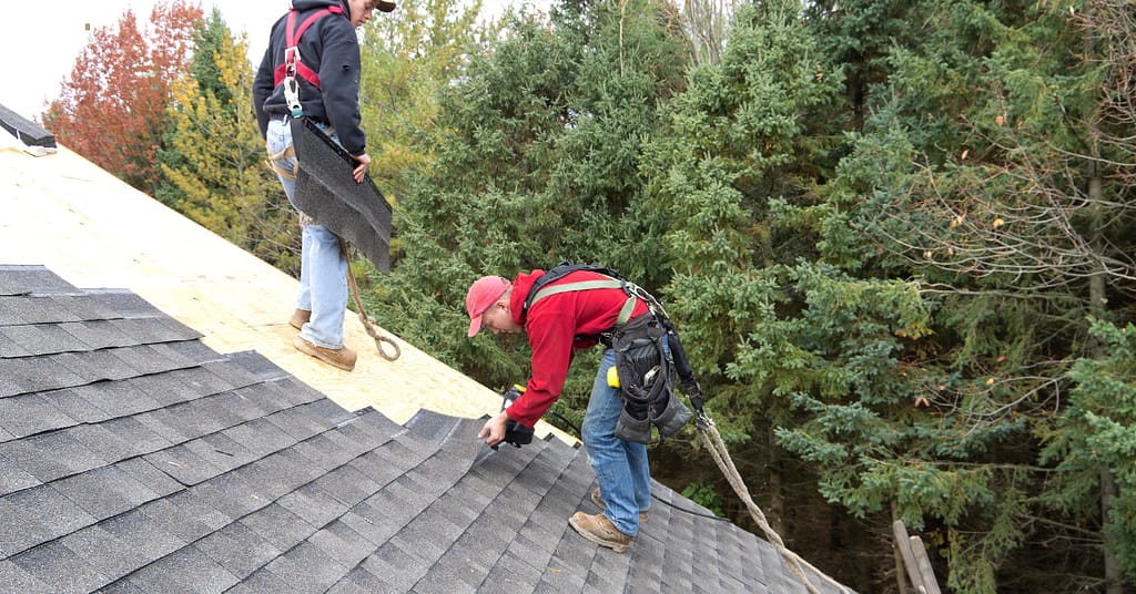 Asphalt vs Wood Roofs